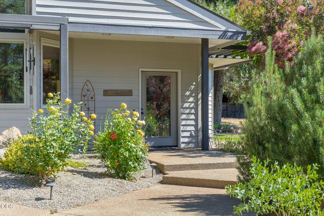 622 Wildflower Drive, Merlin, OR 97532