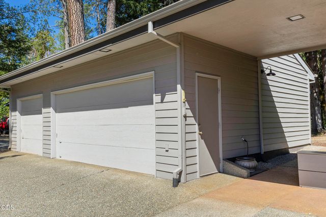 622 Wildflower Drive, Merlin, OR 97532