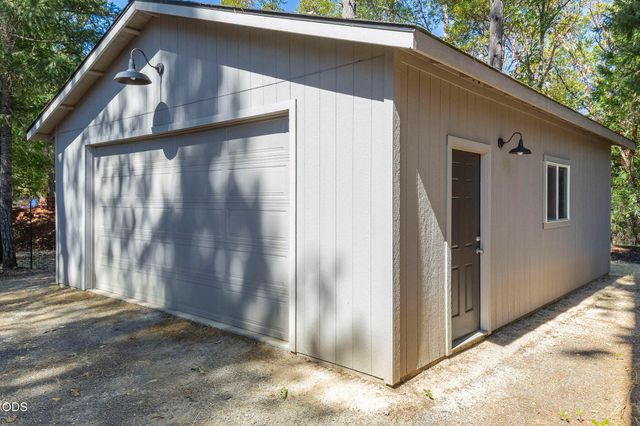 622 Wildflower Drive, Merlin, OR 97532