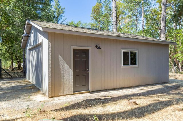 622 Wildflower Drive, Merlin, OR 97532