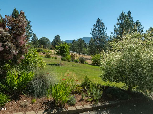 622 Wildflower Drive, Merlin, OR 97532