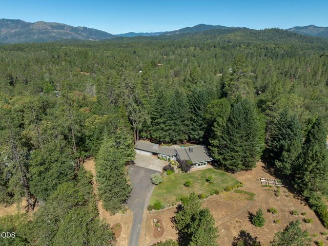 622 Wildflower Drive, Merlin, OR 97532