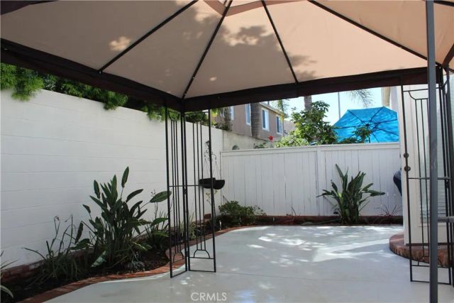 7666 Park Bay Drive, Huntington Beach, CA 92648