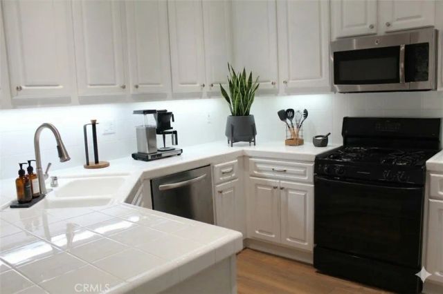 7666 Park Bay Drive, Huntington Beach, CA 92648