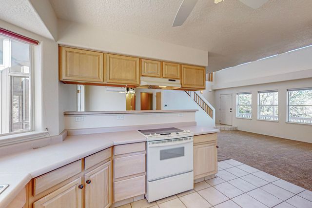 98 Camino Cerritos, Edgewood, NM 87015