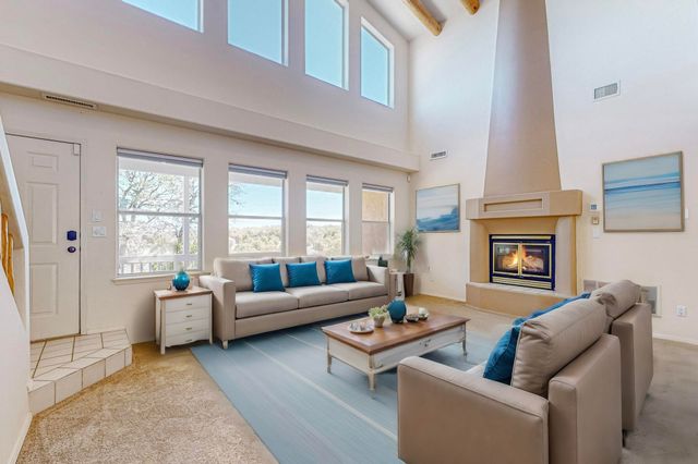 98 Camino Cerritos, Edgewood, NM 87015