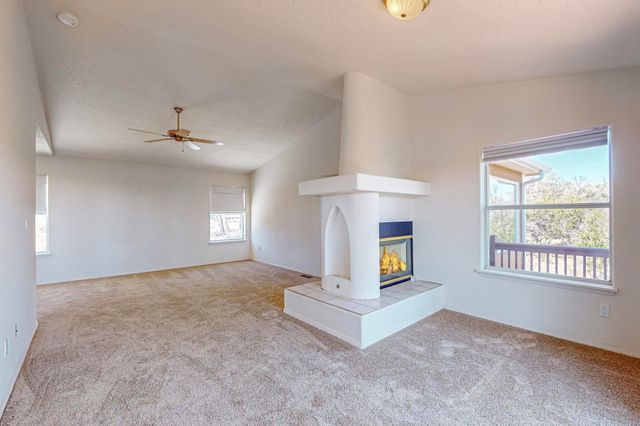 98 Camino Cerritos, Edgewood, NM 87015