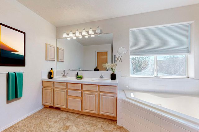 98 Camino Cerritos, Edgewood, NM 87015