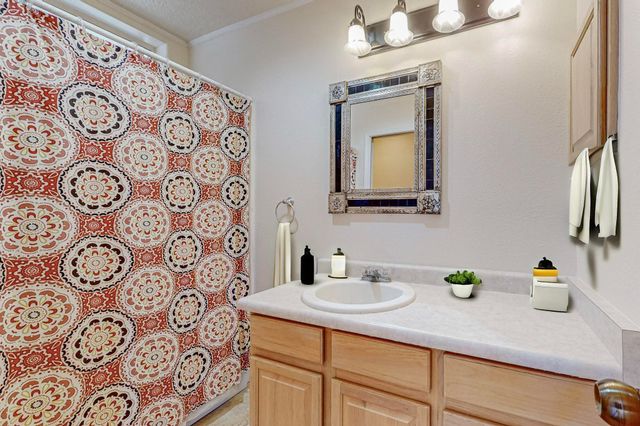 98 Camino Cerritos, Edgewood, NM 87015