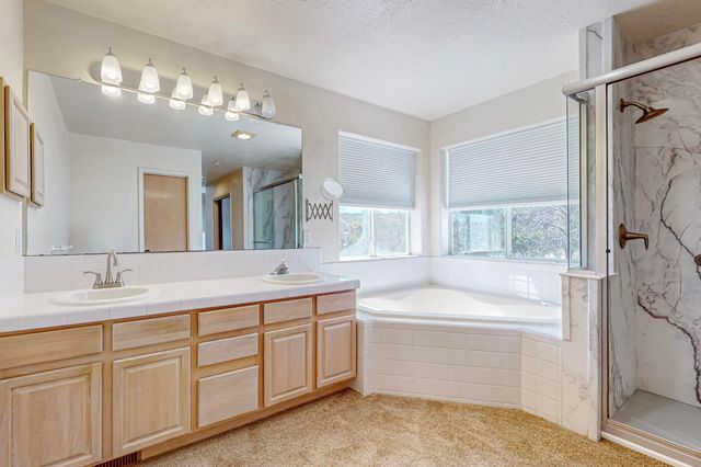 98 Camino Cerritos, Edgewood, NM 87015