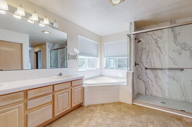 98 Camino Cerritos, Edgewood, NM 87015