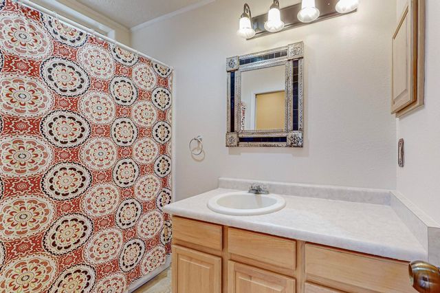 98 Camino Cerritos, Edgewood, NM 87015