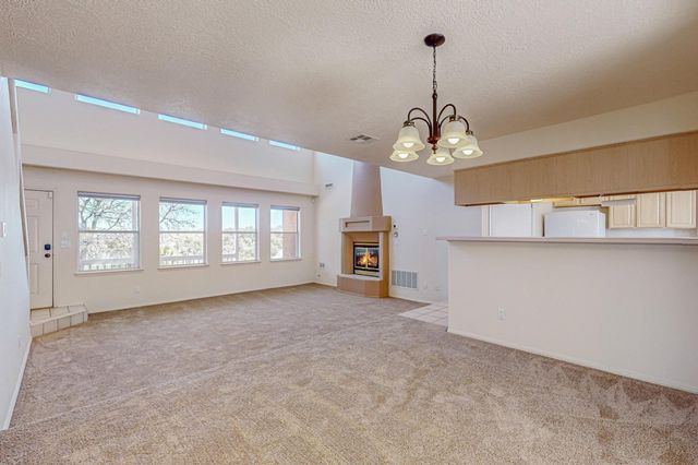 98 Camino Cerritos, Edgewood, NM 87015