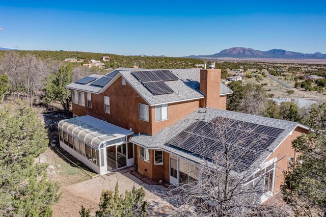 98 Camino Cerritos, Edgewood, NM 87015