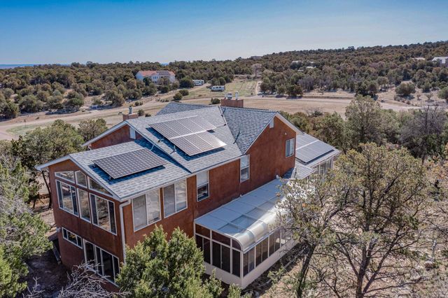 98 Camino Cerritos, Edgewood, NM 87015