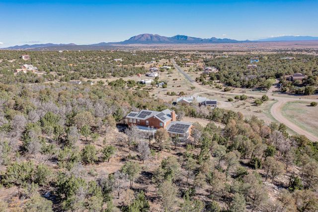98 Camino Cerritos, Edgewood, NM 87015