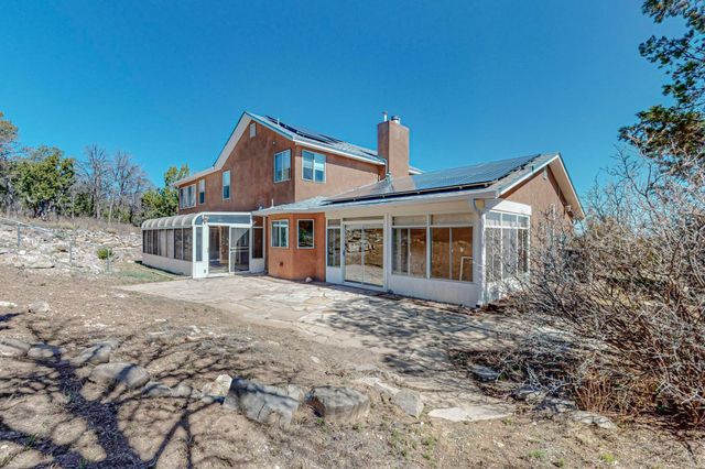 98 Camino Cerritos, Edgewood, NM 87015