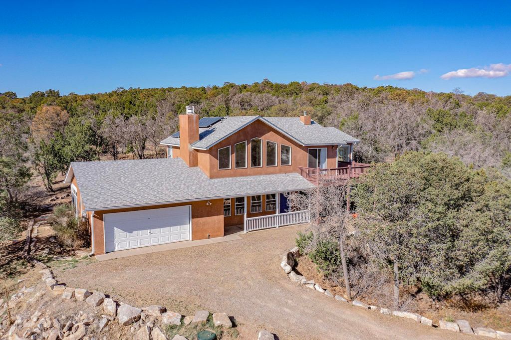 98 Camino Cerritos, Edgewood, NM 87015