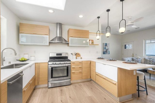 1011 13 Knowles Ave, Carlsbad, CA 92008