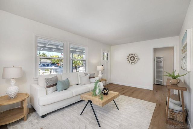 1011 13 Knowles Ave, Carlsbad, CA 92008