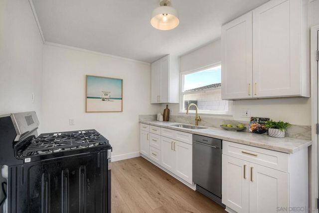 1011 13 Knowles Ave, Carlsbad, CA 92008