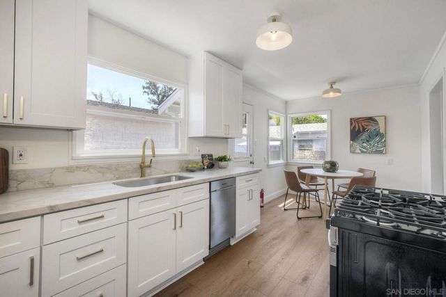 1011 13 Knowles Ave, Carlsbad, CA 92008