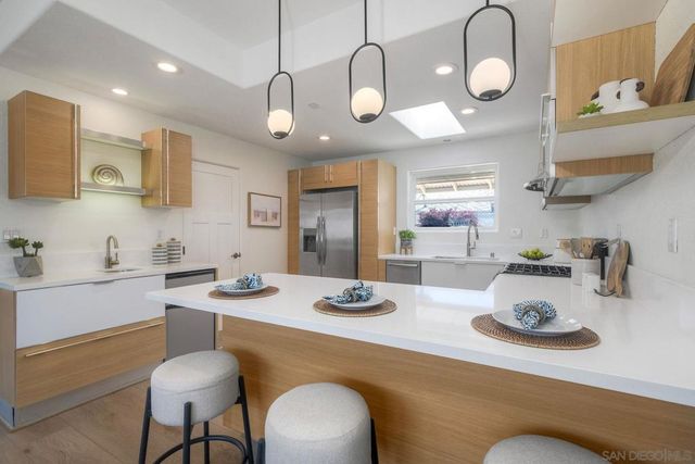 1011 13 Knowles Ave, Carlsbad, CA 92008