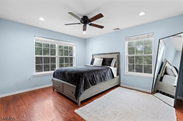 220 Lindsay Ct, Branchburg Twp., NJ 08876