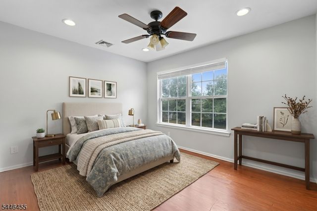 220 Lindsay Ct, Branchburg Twp., NJ 08876