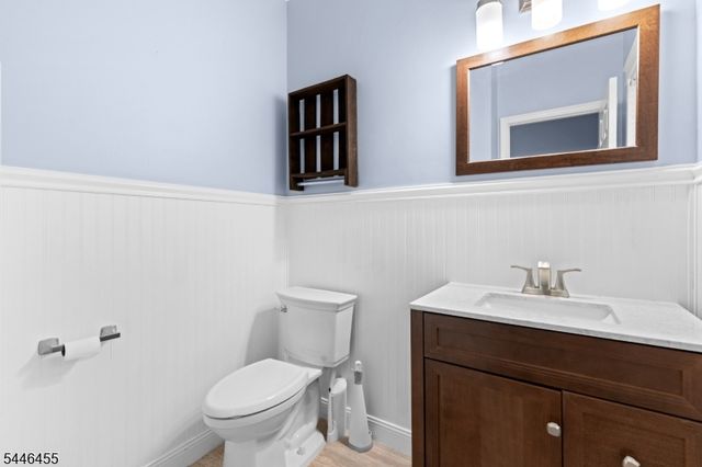 220 Lindsay Ct, Branchburg Twp., NJ 08876