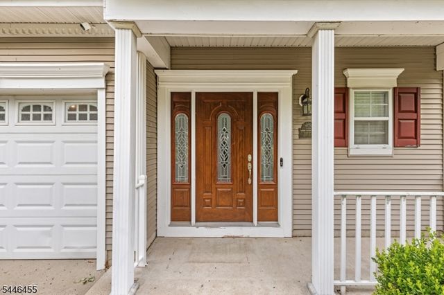 220 Lindsay Ct, Branchburg Twp., NJ 08876