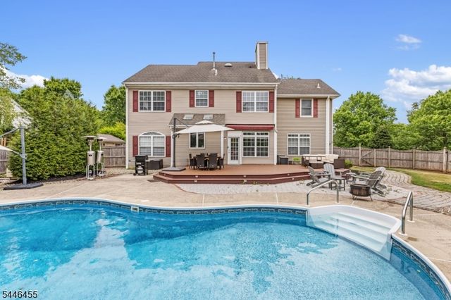 220 Lindsay Ct, Branchburg Twp., NJ 08876