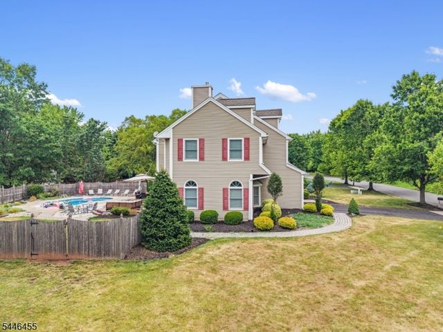 220 Lindsay Ct, Branchburg Twp., NJ 08876