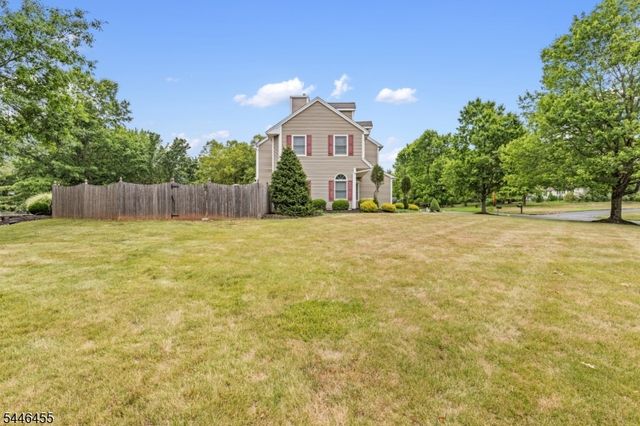 220 Lindsay Ct, Branchburg Twp., NJ 08876