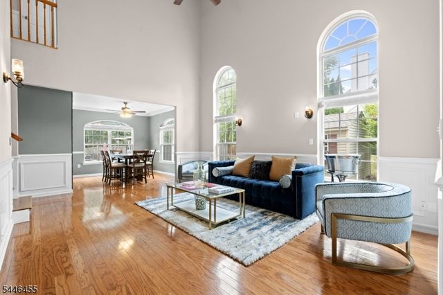 220 Lindsay Ct, Branchburg Twp., NJ 08876