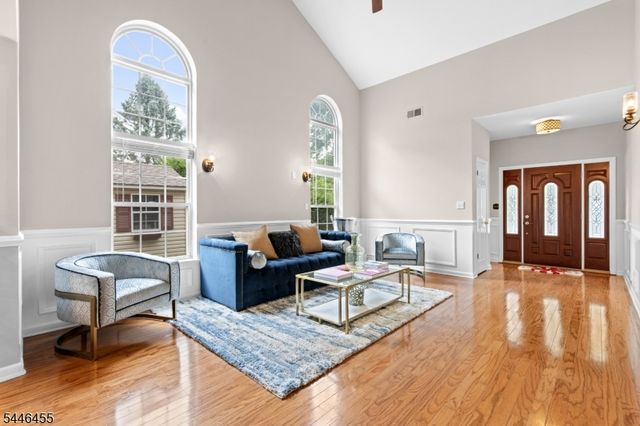 220 Lindsay Ct, Branchburg Twp., NJ 08876