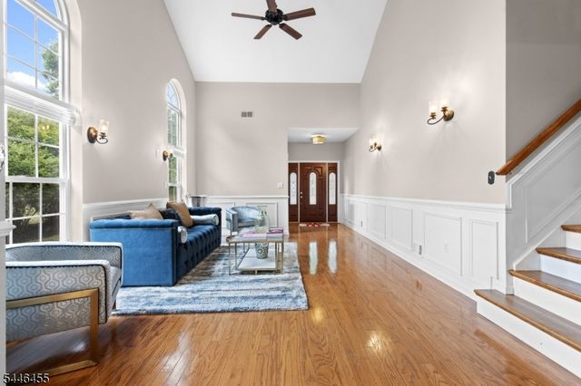 220 Lindsay Ct, Branchburg Twp., NJ 08876