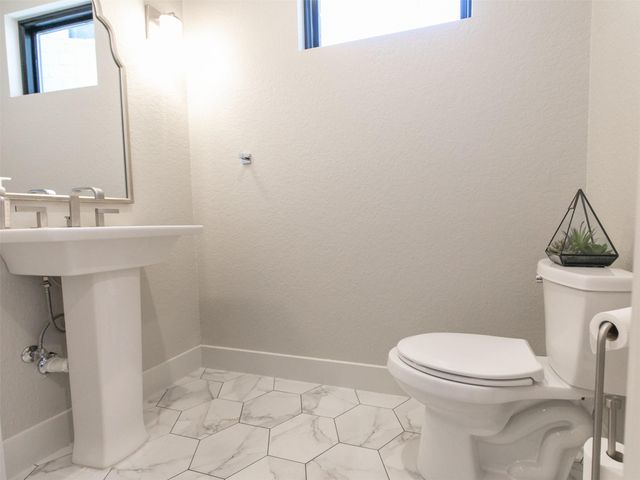 209 Dalton CIR, Horseshoe Bay, TX 78657