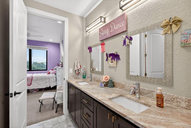 209 Dalton CIR, Horseshoe Bay, TX 78657