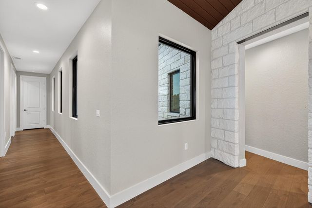 209 Dalton CIR, Horseshoe Bay, TX 78657