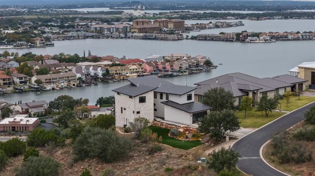 209 Dalton CIR, Horseshoe Bay, TX 78657