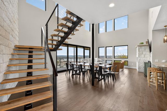 209 Dalton CIR, Horseshoe Bay, TX 78657