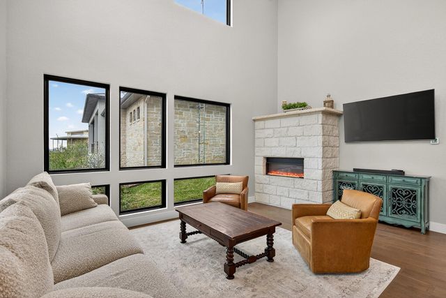 209 Dalton CIR, Horseshoe Bay, TX 78657