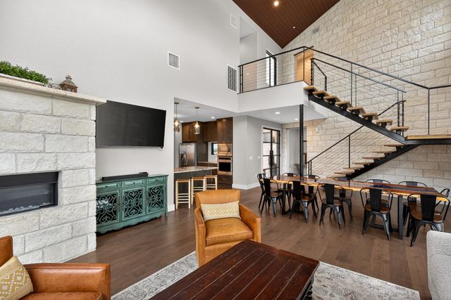 209 Dalton CIR, Horseshoe Bay, TX 78657