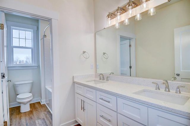 713 Flatrock LN, Chesapeake, VA 23320