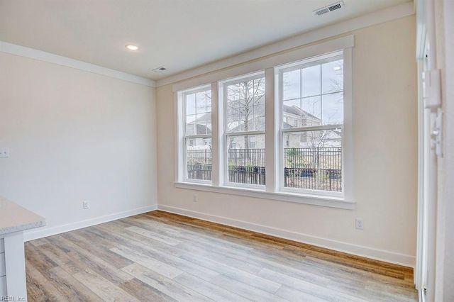 713 Flatrock LN, Chesapeake, VA 23320