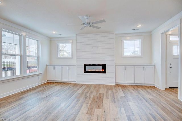 713 Flatrock LN, Chesapeake, VA 23320