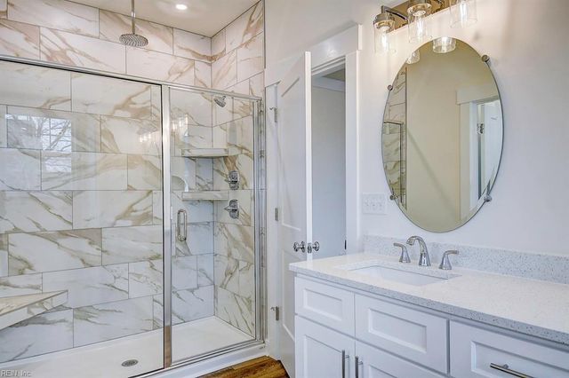 713 Flatrock LN, Chesapeake, VA 23320