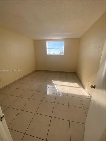 606 W 81st St 307, Hialeah, FL 33014