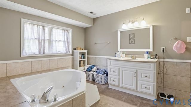 17159 Pryor Ln, Montpelier, VA 23192